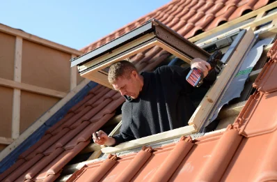 Pose de fenêtres de toit Velux à Monthodon